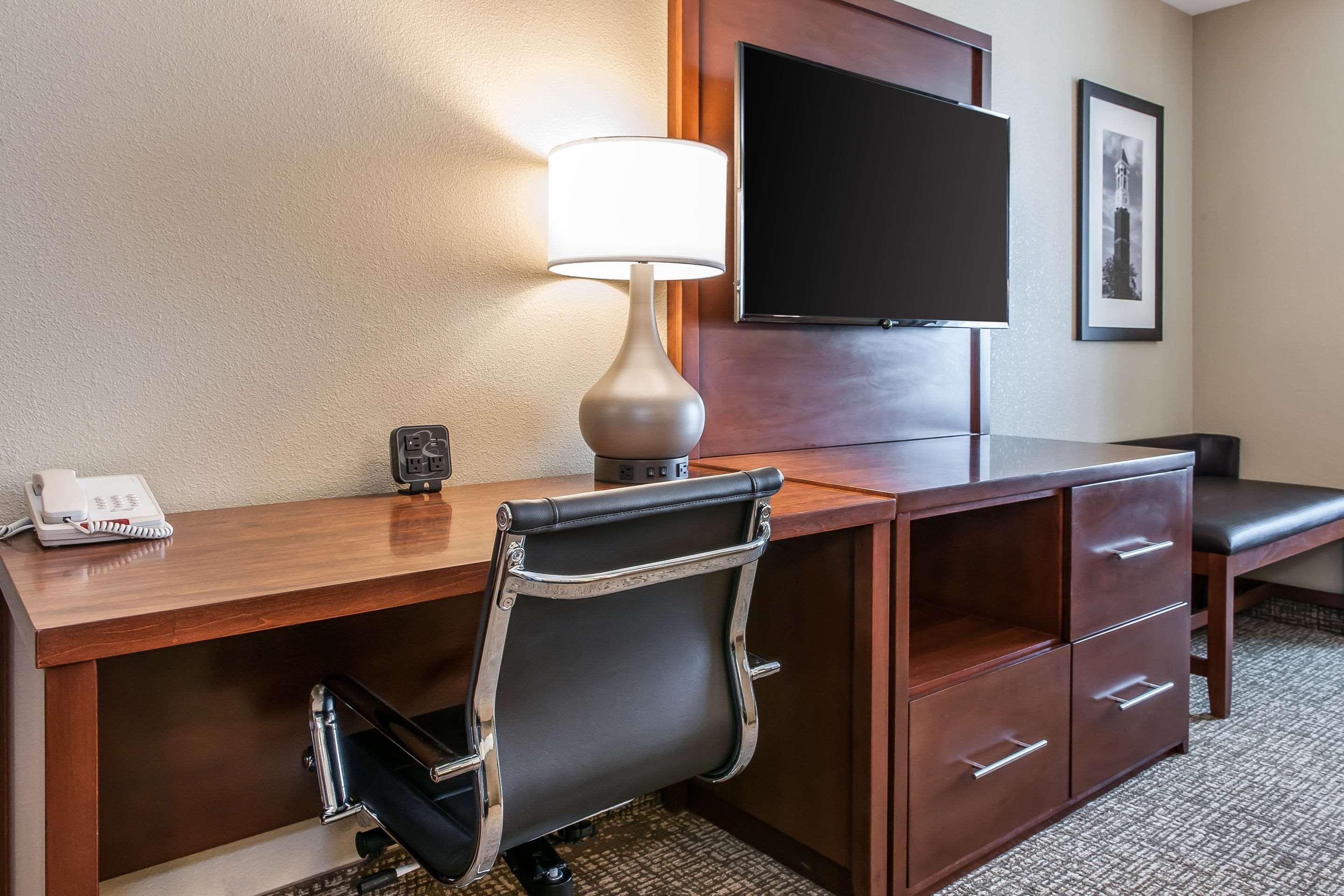 Comfort Suites Rensselaer Near Fair Oaks מראה חיצוני תמונה