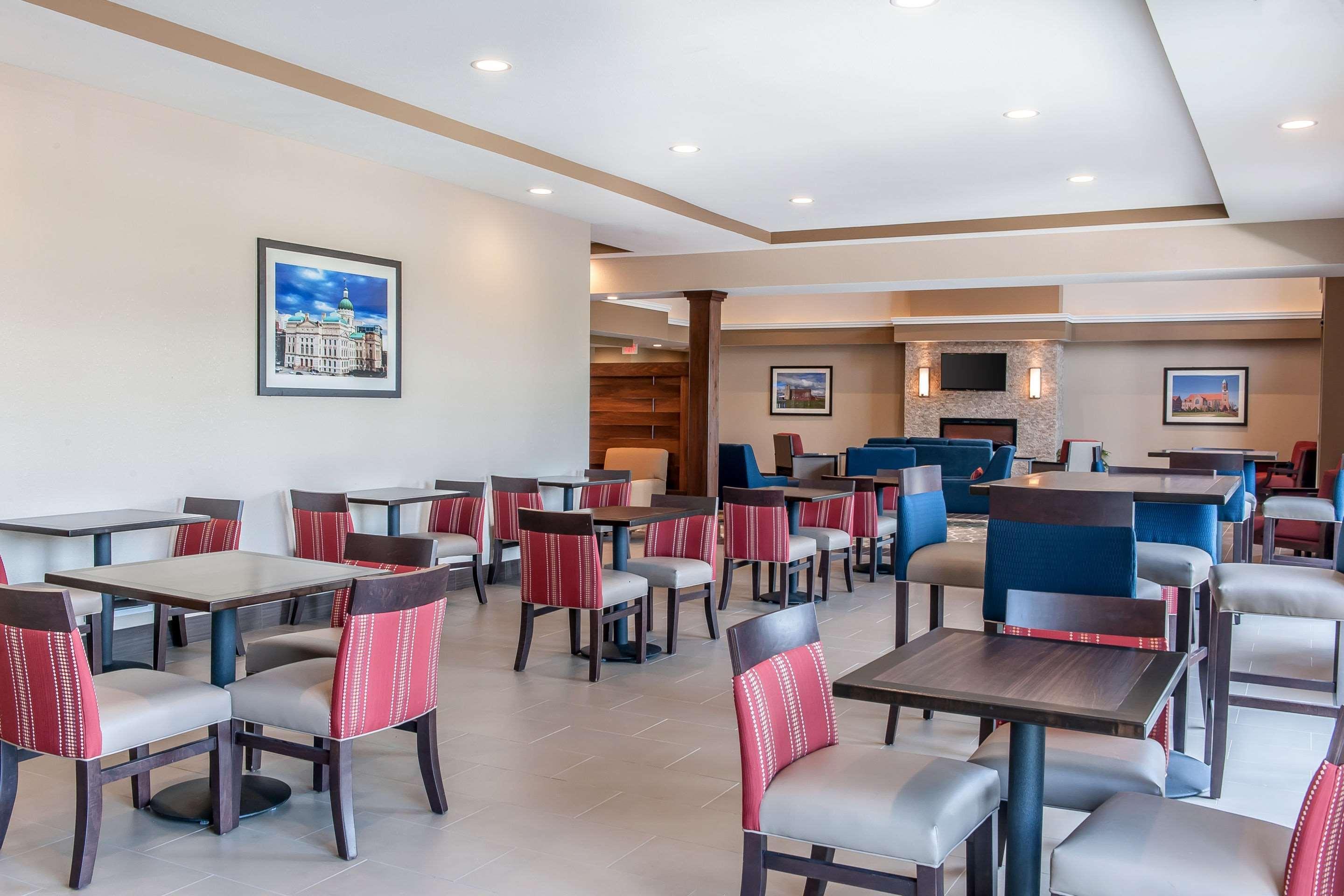 Comfort Suites Rensselaer Near Fair Oaks מראה חיצוני תמונה